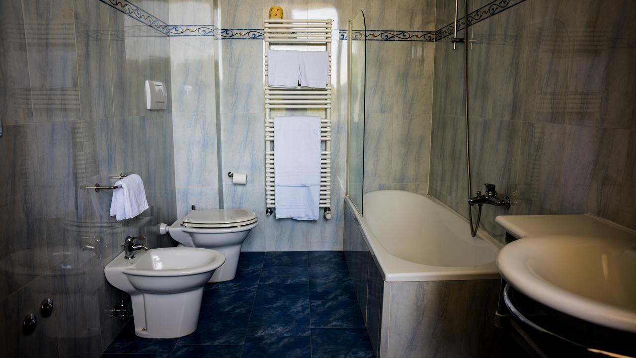 Albergo Ristorante Da Domenico Монте Сан Савино Екстериор снимка