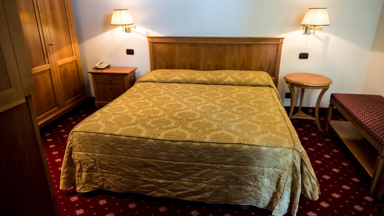Albergo Ristorante Da Domenico Монте Сан Савино Екстериор снимка