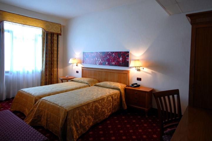 Albergo Ristorante Da Domenico Монте Сан Савино Екстериор снимка