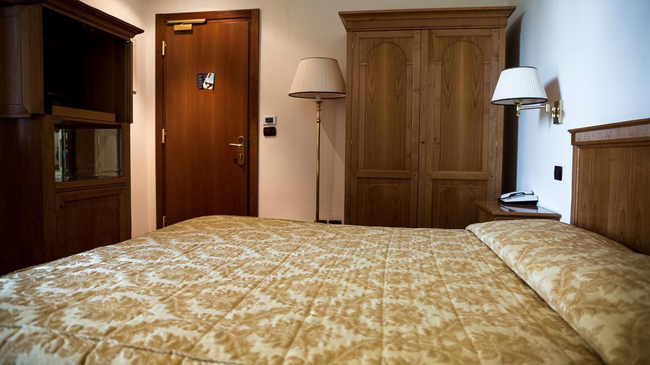 Albergo Ristorante Da Domenico Монте Сан Савино Екстериор снимка